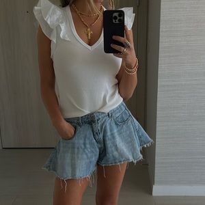 Veronica Beard White Ribbed Cathie Top ruffled top, size xs.